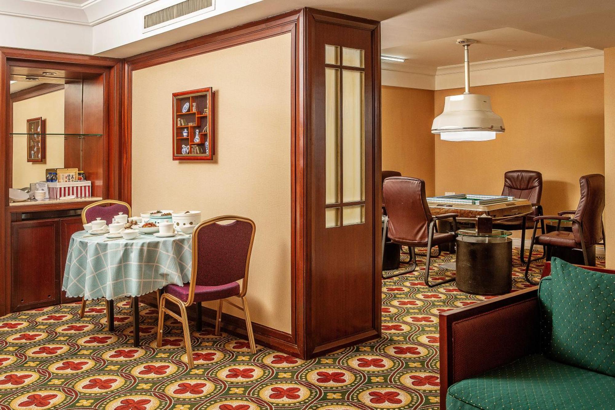 Ramada Plaza Optics Valley Hotel Ухан Екстериор снимка